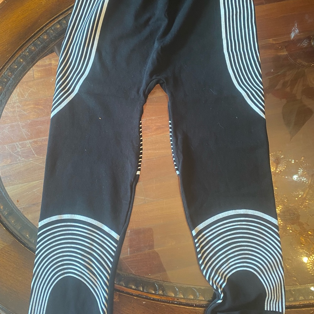 Black and white leggings for women (One Size)